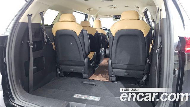 Kia Canival 2023 — photo 32