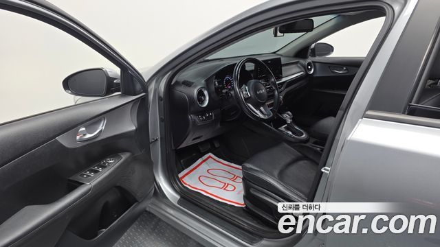 Kia K3 2022 — photo 13