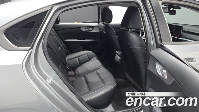 Kia K3 2022 — photo 17