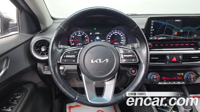 Kia K3 2022 — photo 21