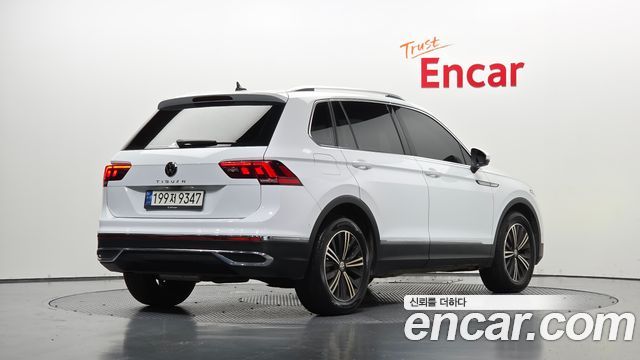 Volkswagen Tiguan 2022 — photo 2