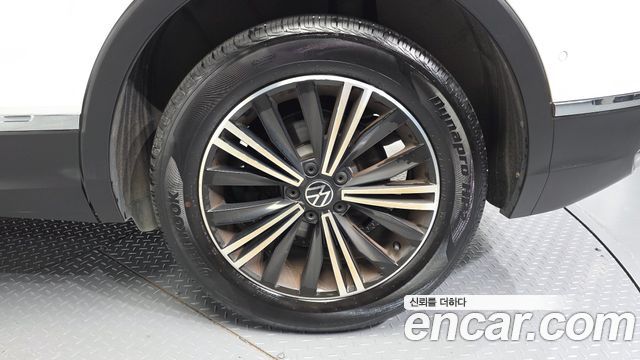 Volkswagen Tiguan 2022 — photo 5