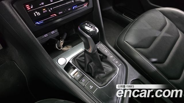 Volkswagen Tiguan 2022 — photo 12