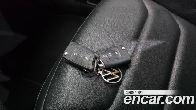 Volkswagen Tiguan 2022 — photo 24