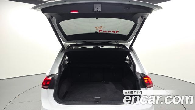 Volkswagen Tiguan 2022 — photo 26
