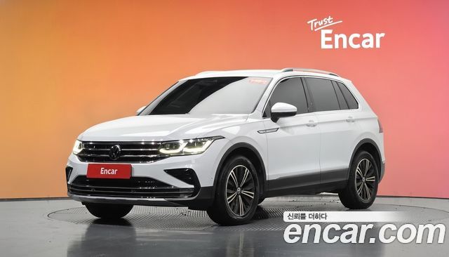 Volkswagen Tiguan 2022 — photo 1