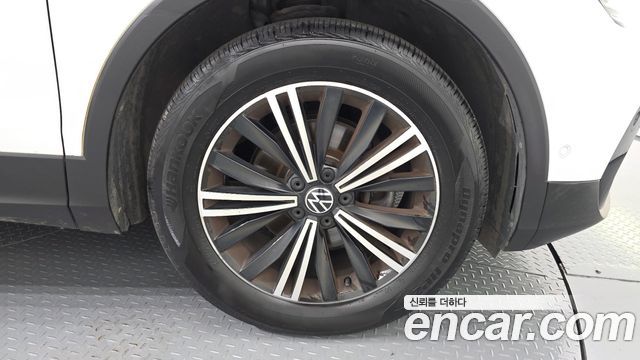 Volkswagen Tiguan 2022 — photo 7