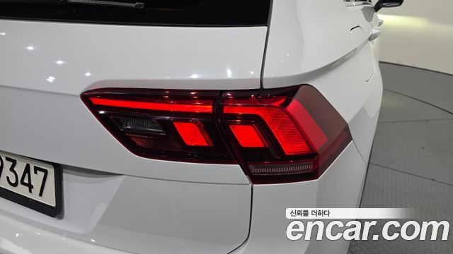 Volkswagen Tiguan 2022 — photo 9