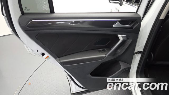 Volkswagen Tiguan 2022 — photo 15