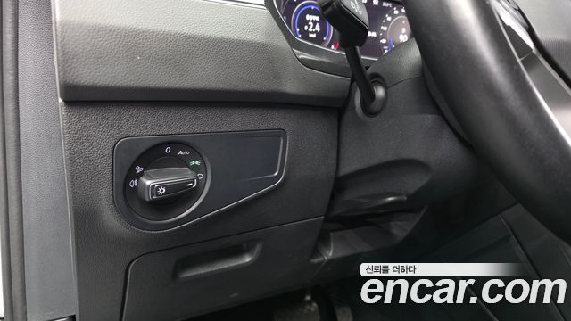 Volkswagen Tiguan 2022 — photo 29