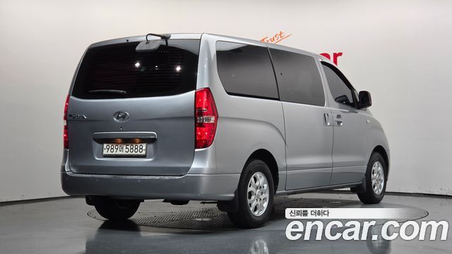 Hyundai Starex 2015 — photo 2