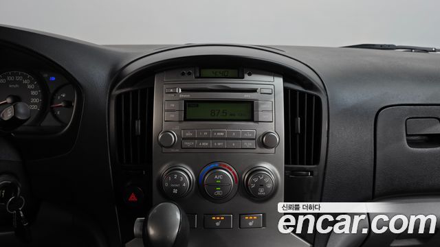 Hyundai Starex 2015 — photo 13