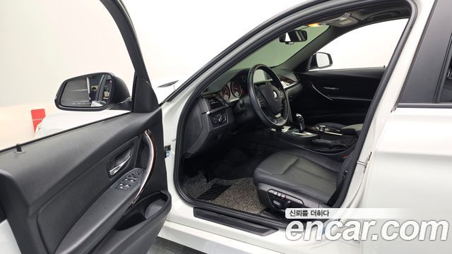 BMW 3-Series 2013 — photo 10