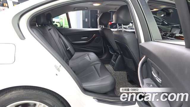 BMW 3-Series 2013 — photo 12