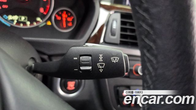 BMW 3-Series 2013 — photo 17