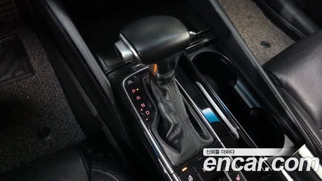 Kia K7 2016 — photo 9