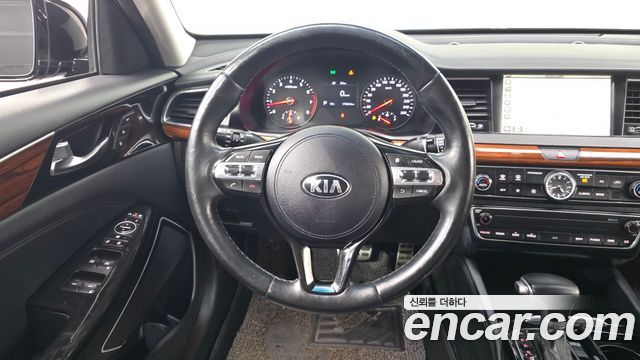 Kia K7 2016 — photo 13