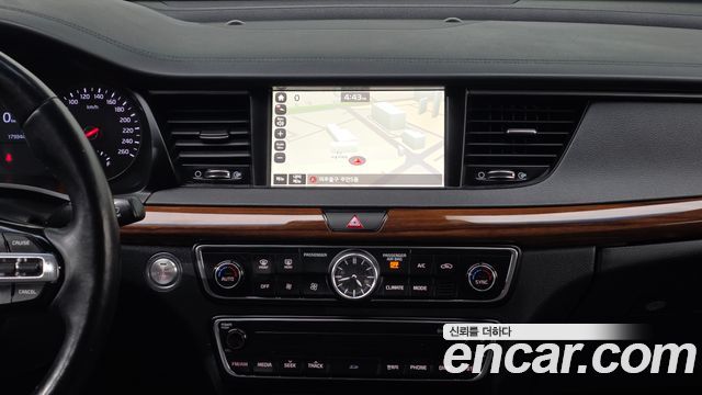 Kia K7 2016 — photo 14