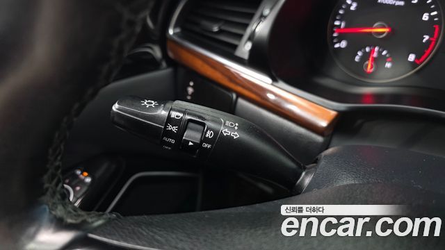 Kia K7 2016 — photo 16