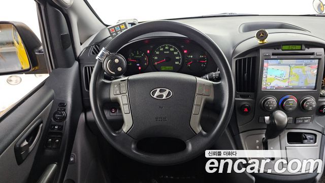 Hyundai Starex 2016 — photo 12