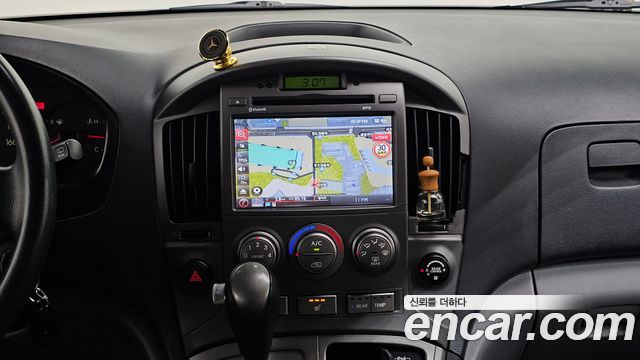 Hyundai Starex 2016 — photo 13
