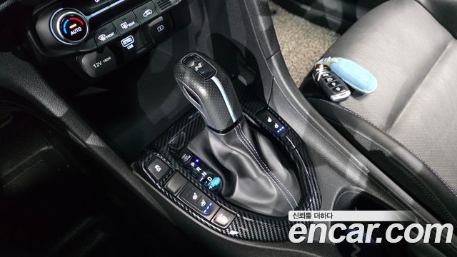 Hyundai Veloster 2021 — photo 9