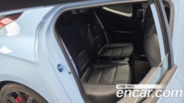 Hyundai Veloster 2021 — photo 11