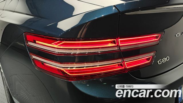 Genesis G80 2022 — photo 9