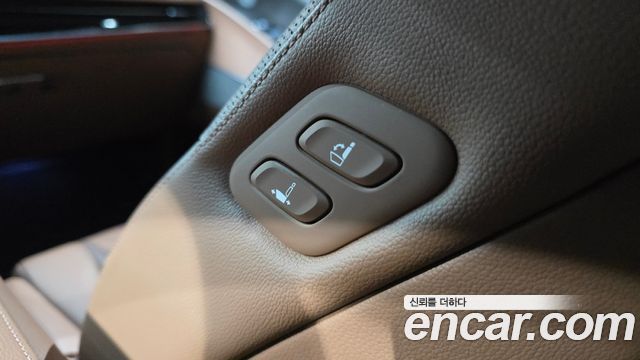 Genesis G80 2022 — photo 28