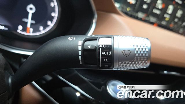 Genesis G80 2022 — photo 30