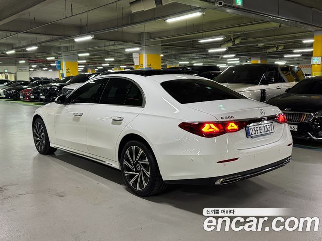 Mercedes-Benz E-Class 2025 — photo 5