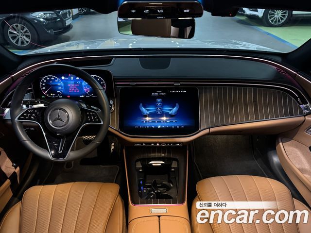 Mercedes-Benz E-Class 2025 — photo 7