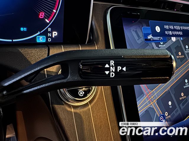 Mercedes-Benz E-Class 2025 — photo 9
