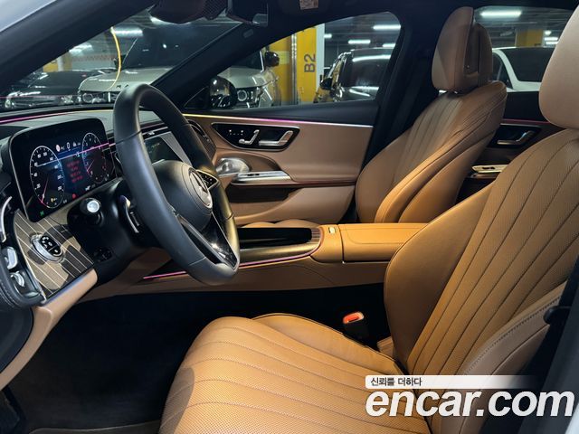 Mercedes-Benz E-Class 2025 — photo 10