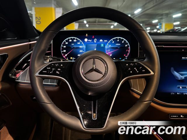 Mercedes-Benz E-Class 2025 — photo 13