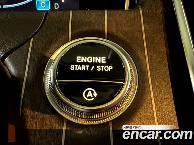 Mercedes-Benz E-Class 2025 — photo 18