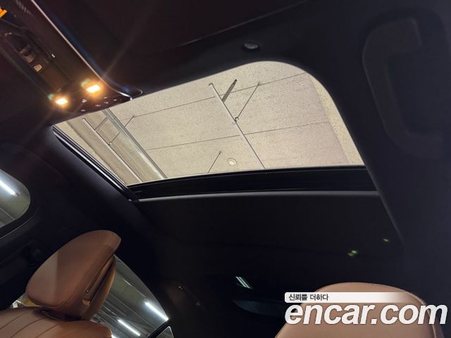 Mercedes-Benz E-Class 2025 — photo 20