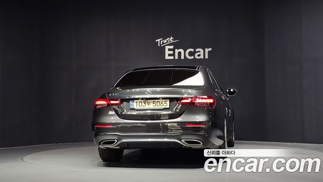 Mercedes-Benz E-Class 2021 — photo 4