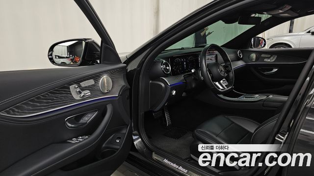 Mercedes-Benz E-Class 2021 — photo 13