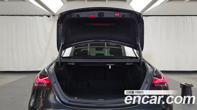 Mercedes-Benz E-Class 2021 — photo 26