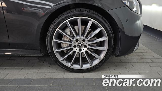 Mercedes-Benz E-Class 2021 — photo 7