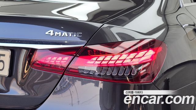 Mercedes-Benz E-Class 2021 — photo 9