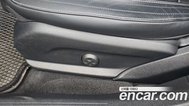 Mercedes-Benz E-Class 2021 — photo 32
