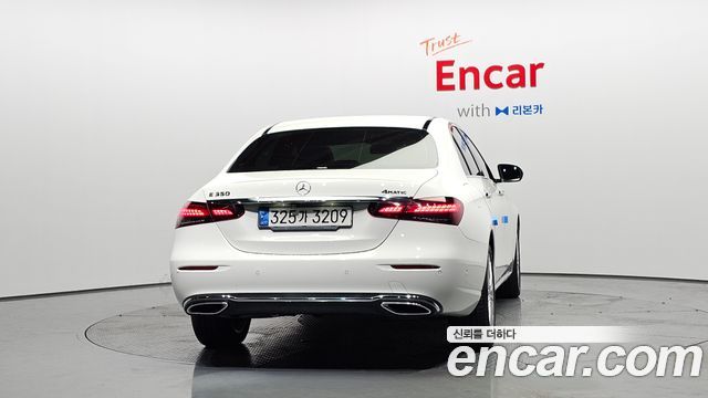 Mercedes-Benz E-Class 2021 — photo 4