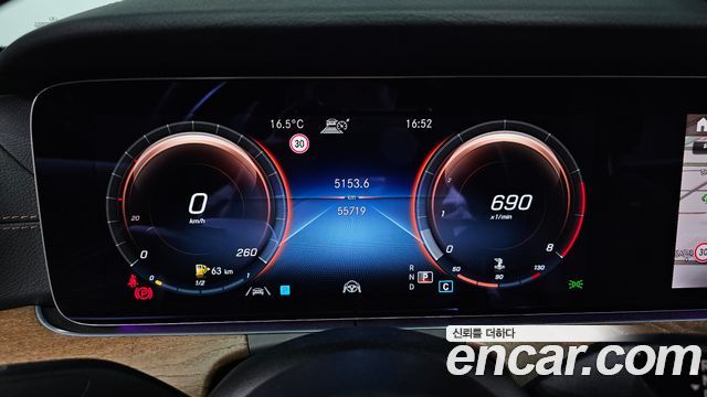 Mercedes-Benz E-Class 2021 — photo 11