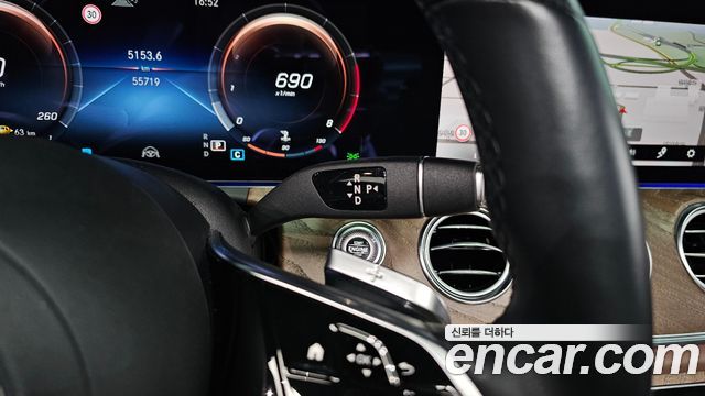 Mercedes-Benz E-Class 2021 — photo 12