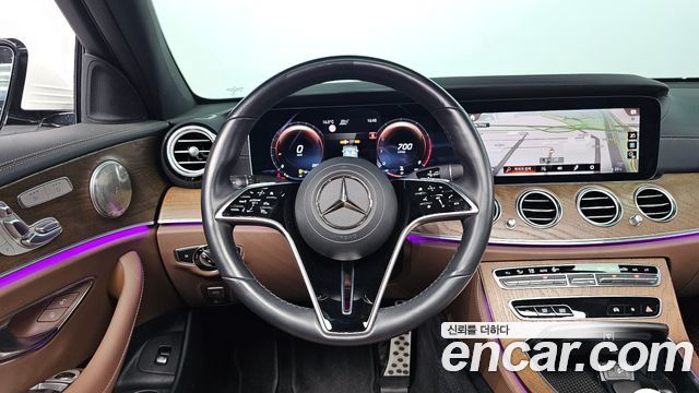 Mercedes-Benz E-Class 2021 — photo 18