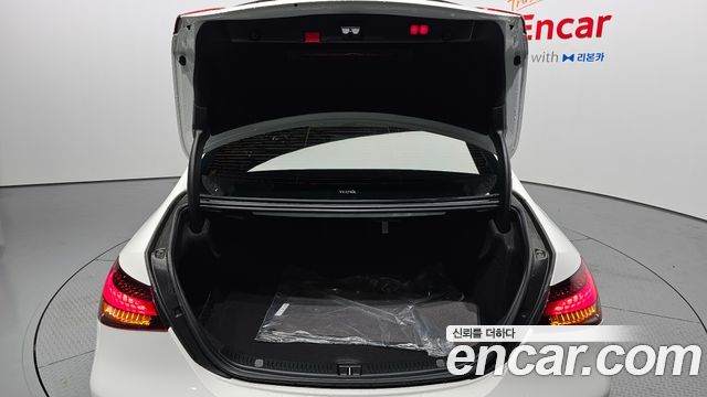 Mercedes-Benz E-Class 2021 — photo 30