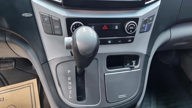 Hyundai Starex 2017 — photo 9
