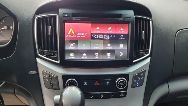 Hyundai Starex 2017 — photo 15